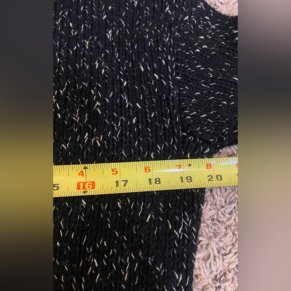 Women’s American Eagle Vintage Boyfriend Sweater Black w/Gold Flecks Size Small - Picture 5 of 6